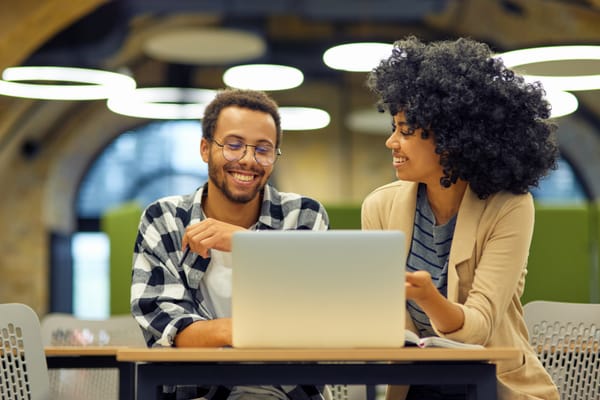 Working Abroad Legally: A Step-by-Step Guide for Skilled Workers and Freelancers in 2025